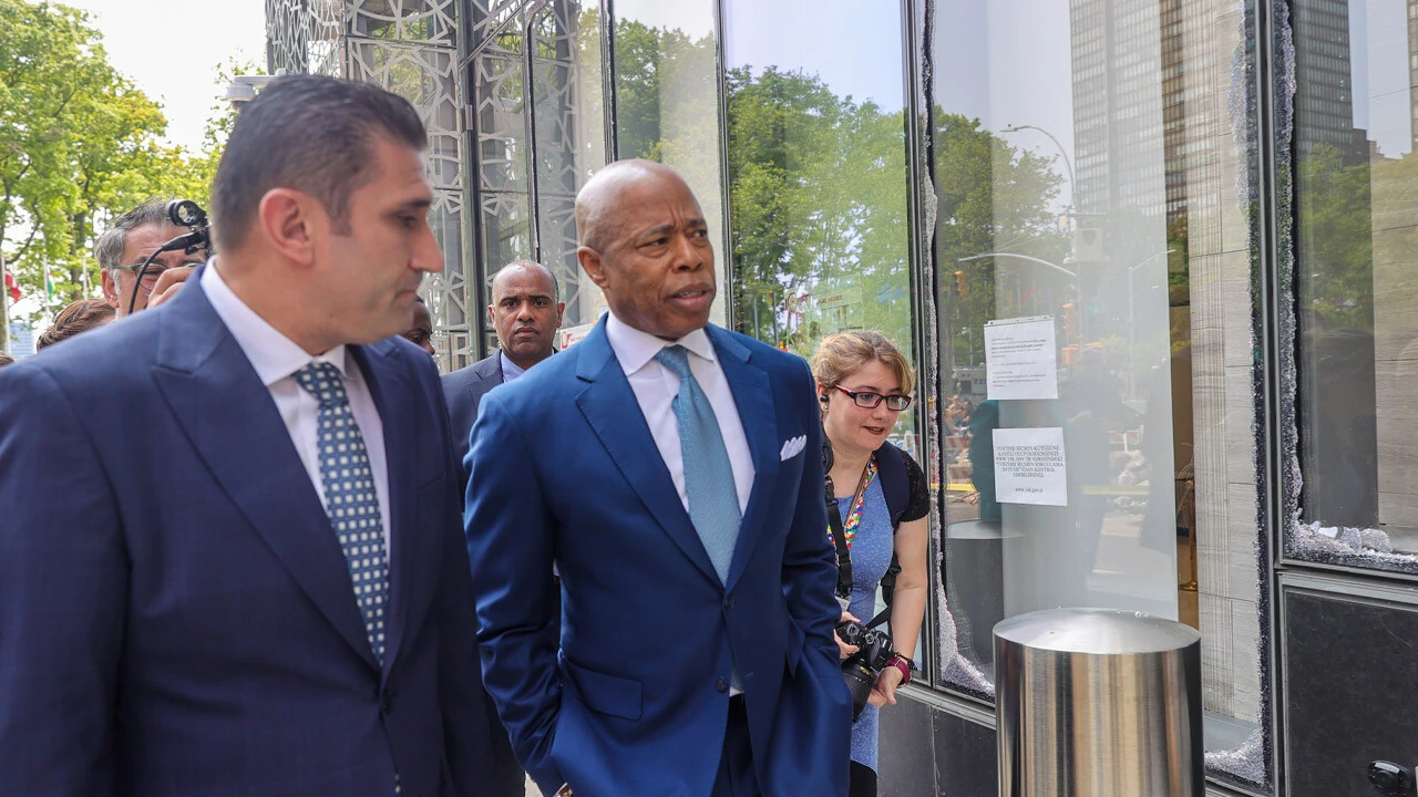 New York'taki Türkevi'ne saldıran kişinin yeni görüntüleri çıktı! ABD Dışişleri Bakanlığı soruşturma açtı