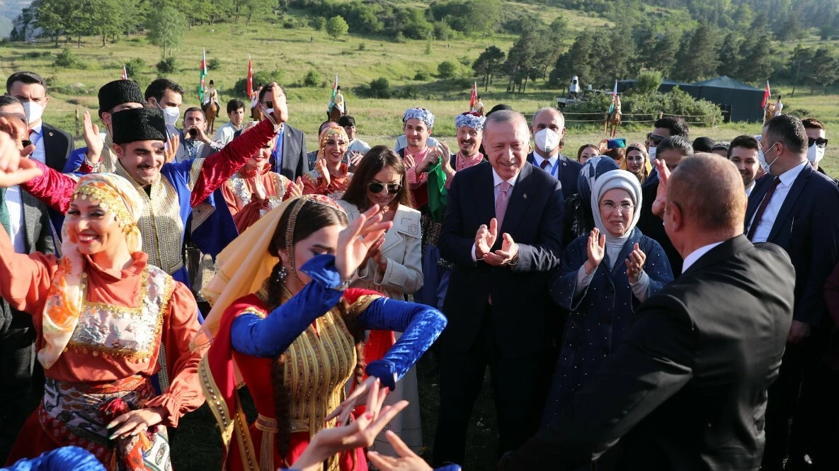 Son dakika! Cumhurbaşkanı Erdoğan'dan 28 Mayıs mesajı: Kardeşlerimizi boynu bükük bırakmadık Son dakika! Cumhurbaşkanı Erdoğan'dan 28 Mayıs mesajı: Kardeşlerimizi boynu bükük bırakmadık
