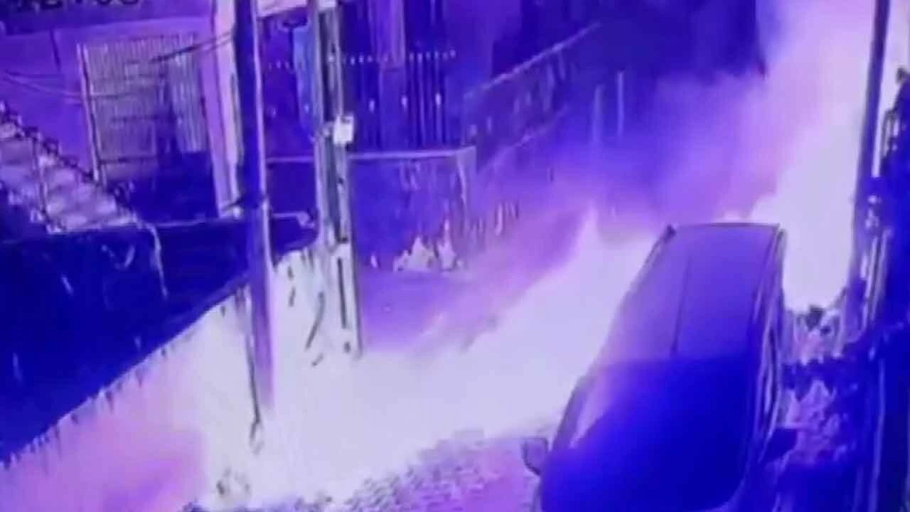 Yer: Adana... Alacağını alamadı evin önüne bomba attı