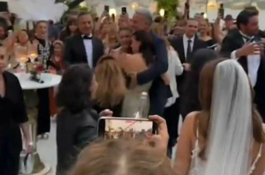 Yasak Elma'nın son sahnesi çekildi! Yıldız'ın eski eşleriyle karesi sosyal medyayı salladı!