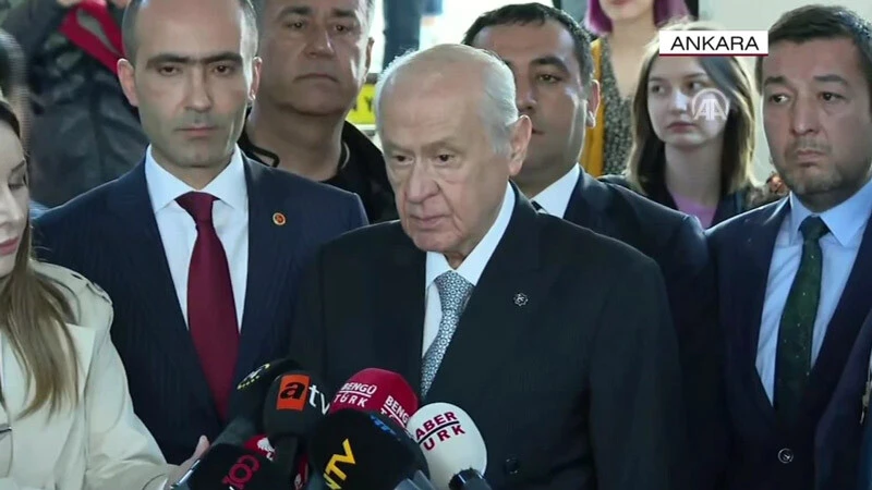 Tarihi seçimde 'Türkiye Yüzyılı' vurgusu! Siyasiler sandık başında Tarihi seçimde 'Türkiye Yüzyılı' vurgusu! Siyasiler sandık başında