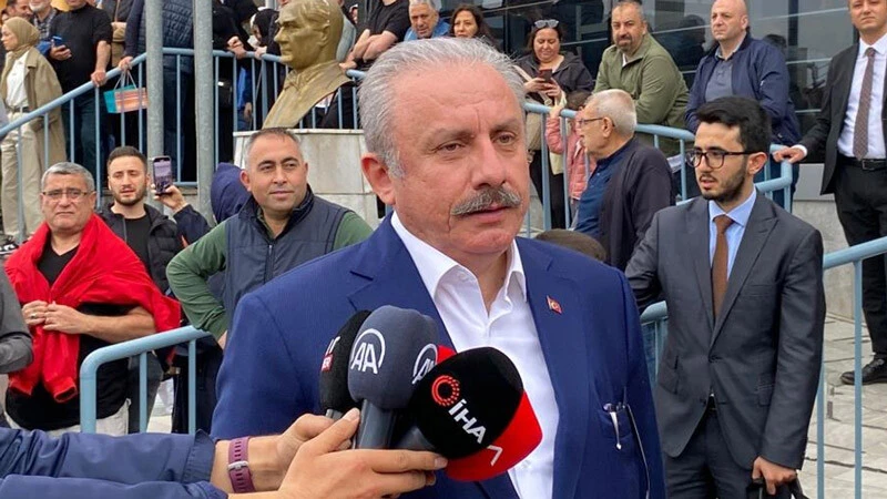 Tarihi seçimde 'Türkiye Yüzyılı' vurgusu! Siyasiler sandık başında Tarihi seçimde 'Türkiye Yüzyılı' vurgusu! Siyasiler sandık başında