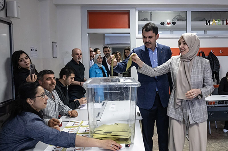 Tarihi seçimde 'Türkiye Yüzyılı' vurgusu! Siyasiler sandık başında Tarihi seçimde 'Türkiye Yüzyılı' vurgusu! Siyasiler sandık başında