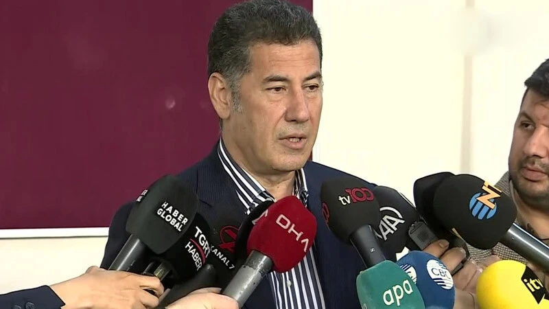 Tarihi seçimde 'Türkiye Yüzyılı' vurgusu! Siyasiler sandık başında Tarihi seçimde 'Türkiye Yüzyılı' vurgusu! Siyasiler sandık başında