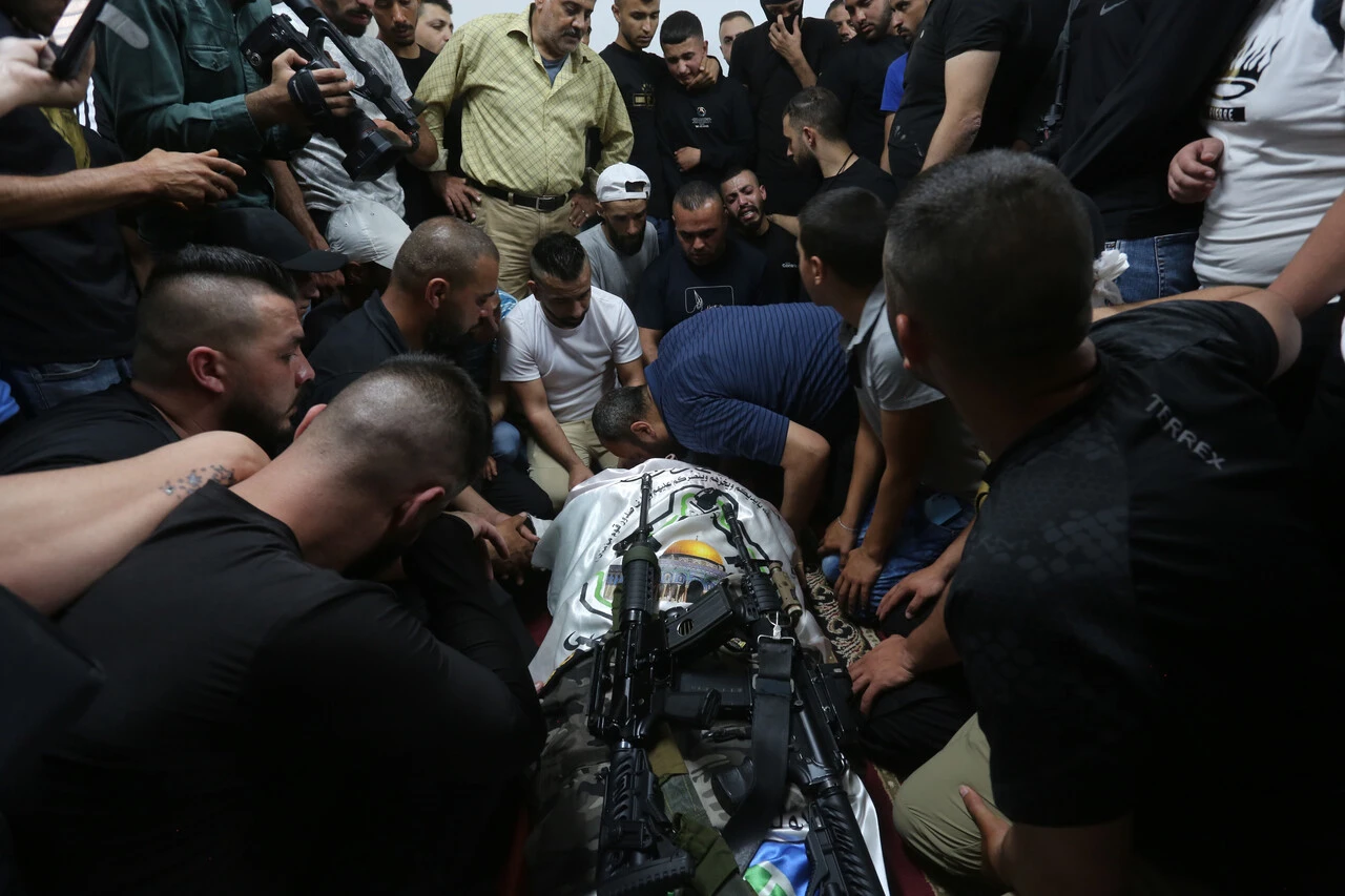 Bati Şeria’da baskın! 1 Ölü 7 yaralı