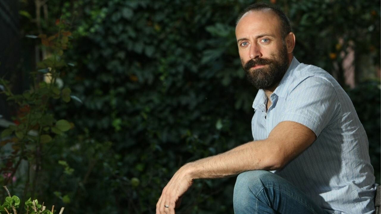 Halit Ergenç bilimkurgu dizisinde oynamaya hazırlanıyor!