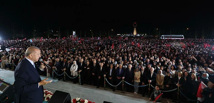 Son dakika: Cumhurbaşkanı Erdoğan'dan balkon konuşmasında 'birlik' mesajı: Artık bütünleşme vakti
