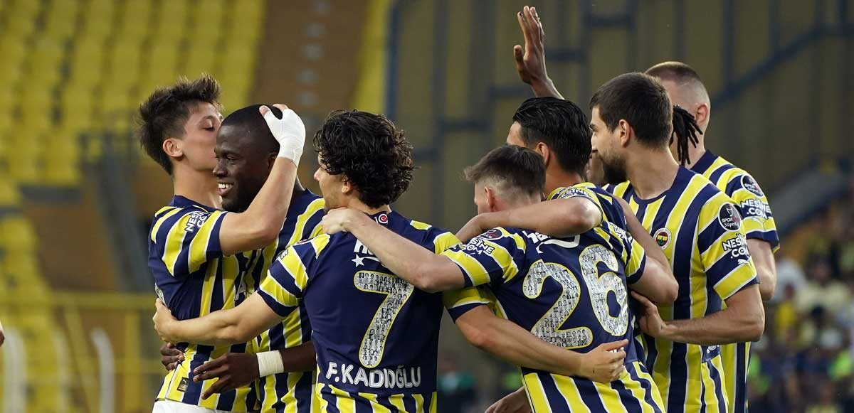 Kanarya&#039;ya galibiyet yetmedi! Maç sonucu: Fenerbahçe 2-0 Antalyaspor