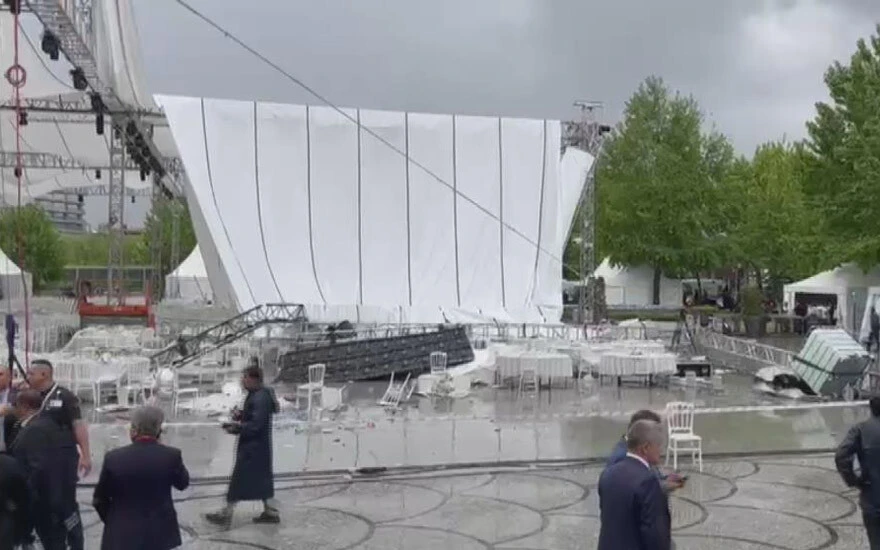 Ankara'yı sağanak vurdu: Yollar göle döndü, araçlar alt geçitte mahsur kaldı