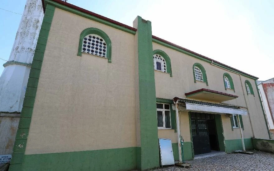 Sonunda bu da oldu! Cemaat isyan etti