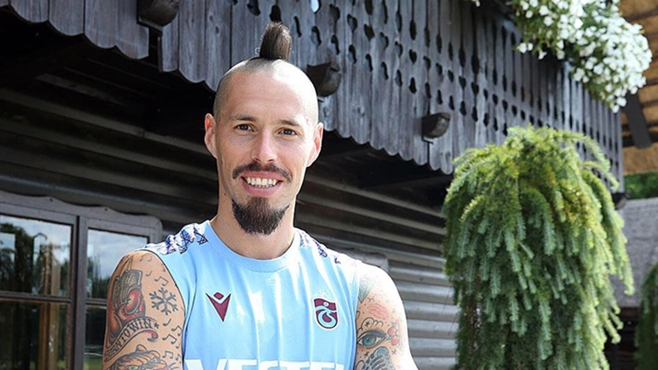 Trabzonspor’un yıldız futbolcusu Hamsik saçını kesti, futbolu bıraktığını duyurdu!