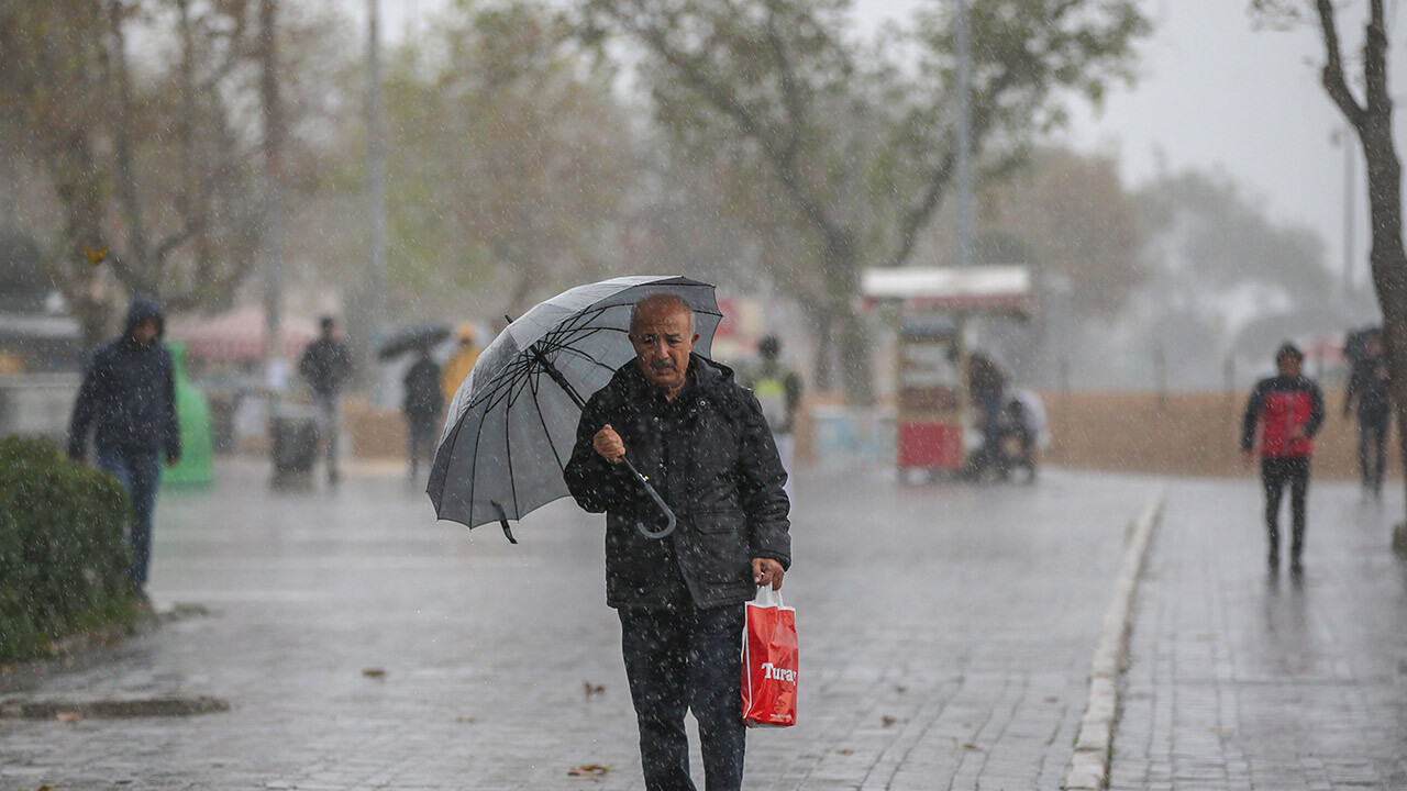 Ankara dahil 14 ilde sarı kodlu alarm! Meteoroloji saat vererek uyarılarını sıraladı…