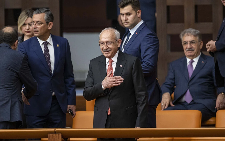 Meclis'te 28. Yasama Dönemi başladı: Milletvekilleri yemin ediyor, oturumu Bahçeli yönetti