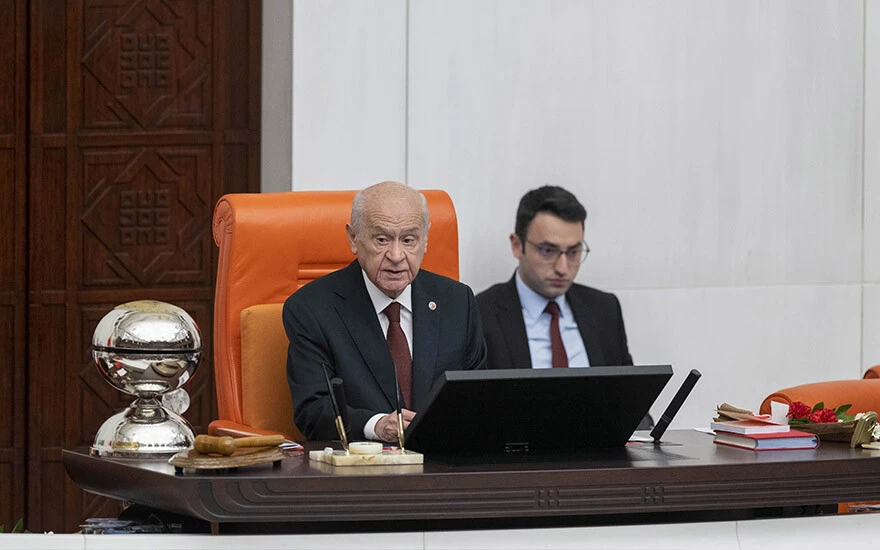 Meclis'te 28. Yasama Dönemi başladı: Milletvekilleri yemin ediyor, oturumu Bahçeli yönetti
