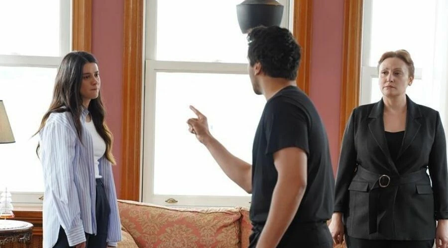 Seyran Antep'e döndü, seyirciler çekimden fotoğraf sızdırdı! Evlenme teklifi geliyor