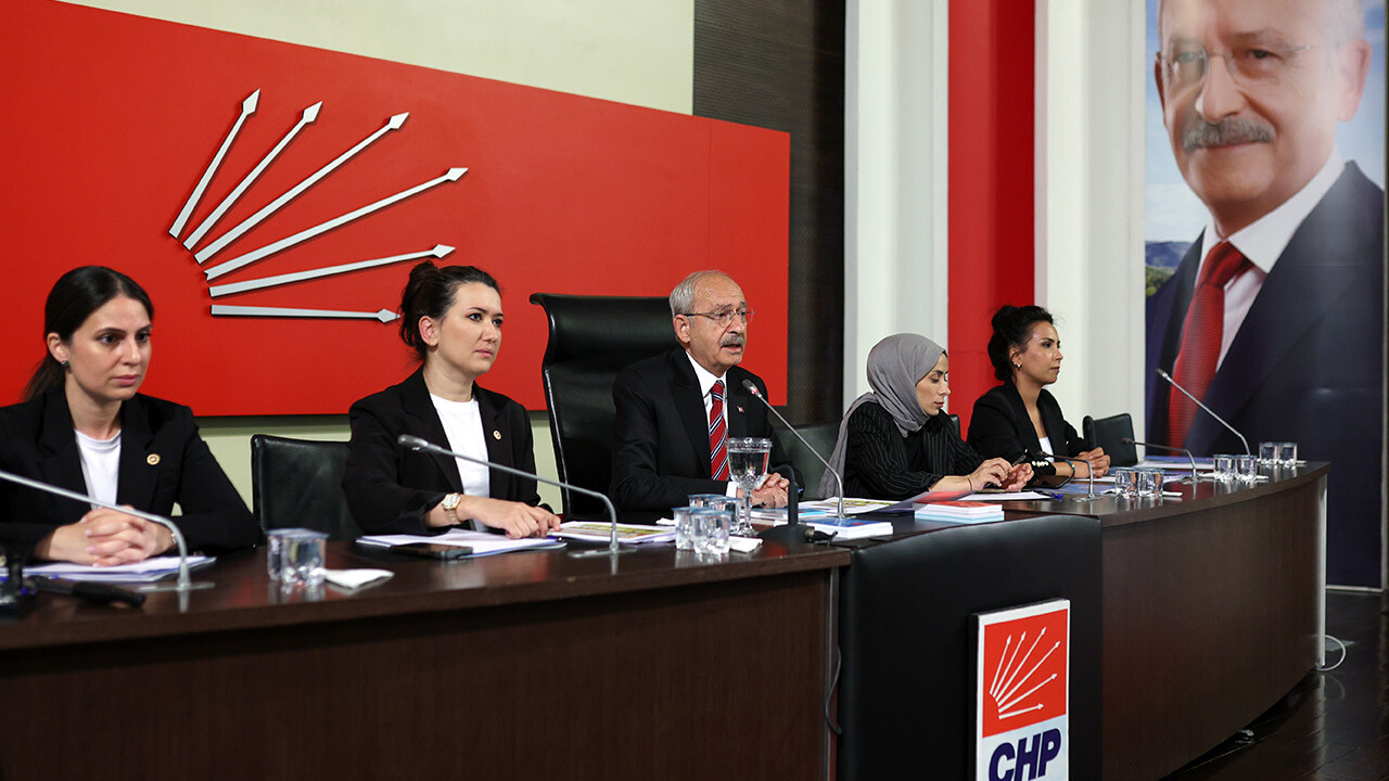 CHP’de kritik Parti Meclisi toplantısı başladı! Gözler &#039;kurultay&#039; tarihine çevrildi