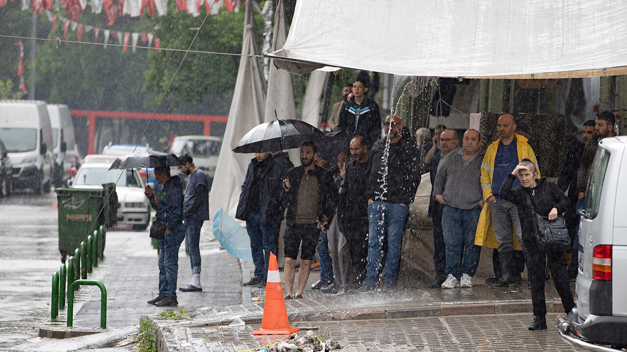 Haziran ayında ‘sonbahar’ havası! Meteoroloji gök gürültülü sağanak ve fırtına uyarılarını sıraladı...