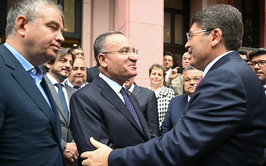 bekir bozdağ görevi yılmaz tunça devretti