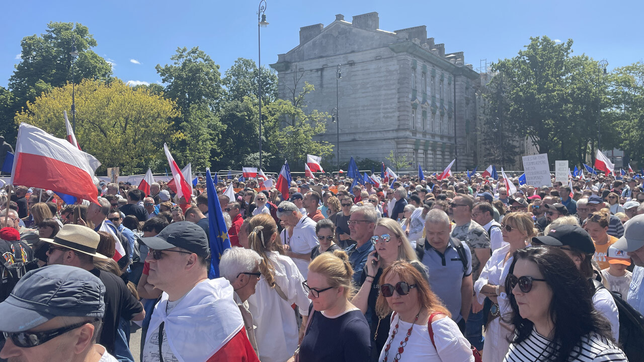 Polonya&#039;da yüksek fiyatları protesto edenler sokağa indi