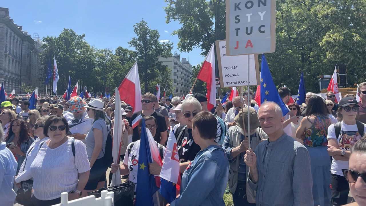 Polonya'da yüksek fiyatları protesto edenler sokağa indi