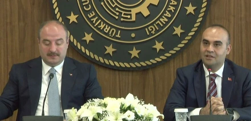 Sanayi ve Teknoloji Bakanlığı’nda devir teslim! Kacır görevi Varank’tan aldı…