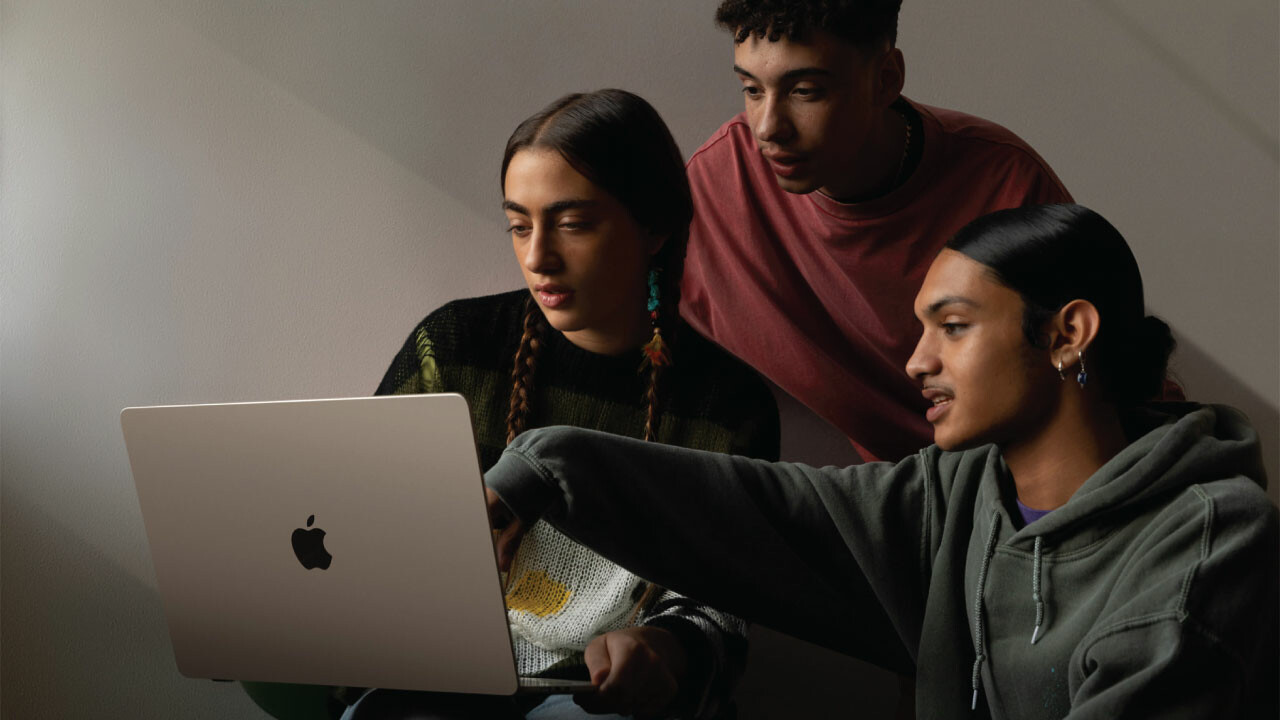 &#039;Air&#039; büyüdü: Apple, 15 inç MacBook Air modelini tanıttı