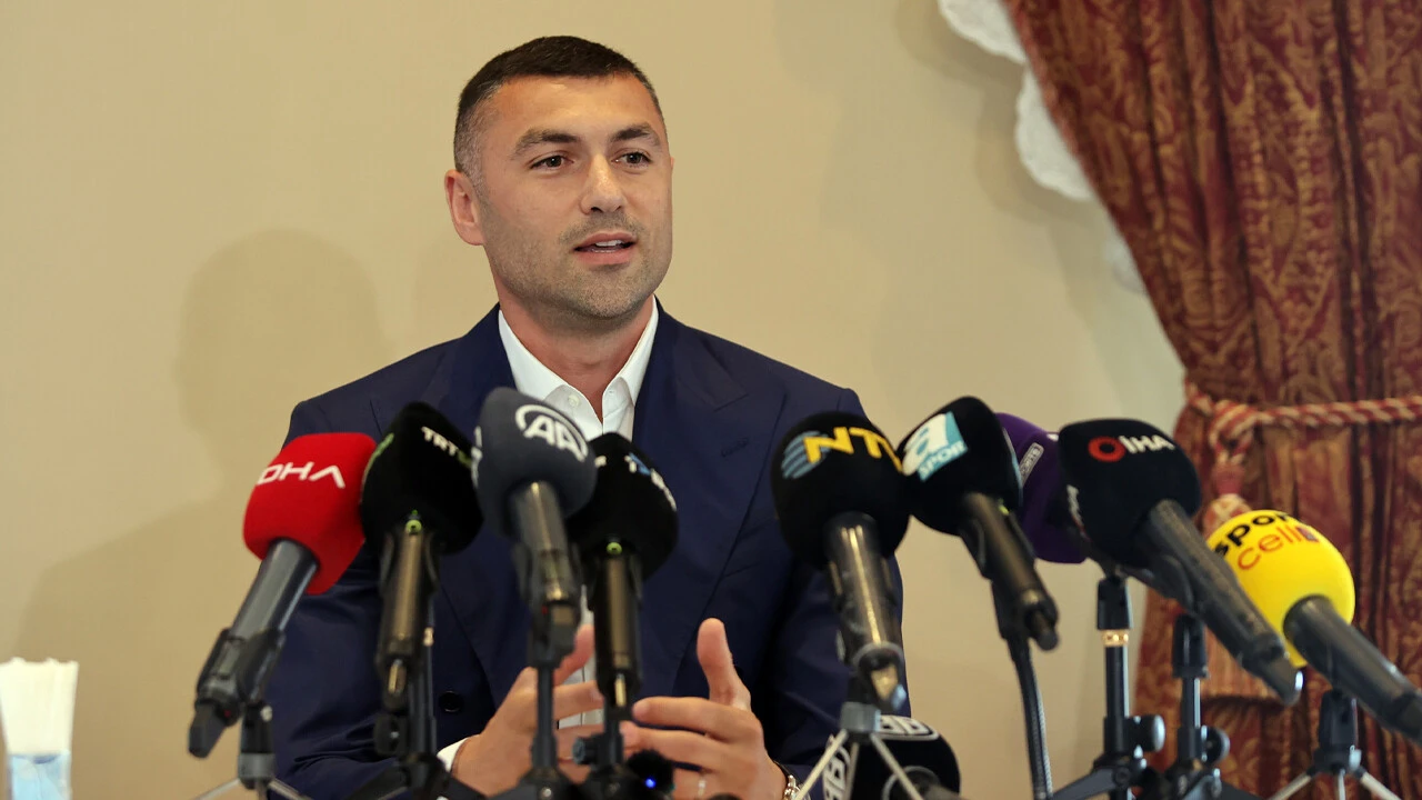 Burak Yılmaz futbolu bıraktı