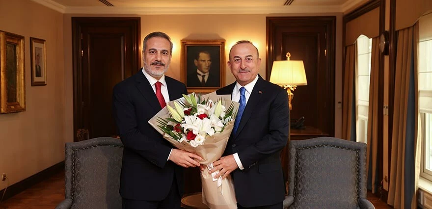 Son dakika: Dışişleri'nde devir teslim! Hakan Fidan görevi Çavuşoğlu'ndan devraldı
