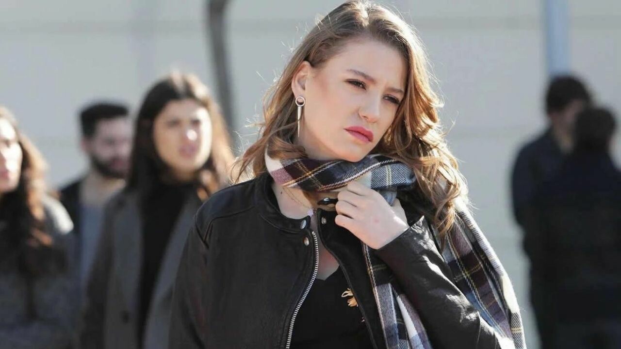 Sezon arasını fırsata çevirdi! Serenay Sarıkaya’nın yeni dizisindeki partneri belli oldu!