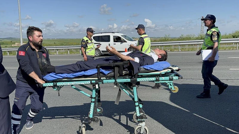 THY personelini taşıyan servis aracı kaza yaptı: Çok sayıda yaralı var