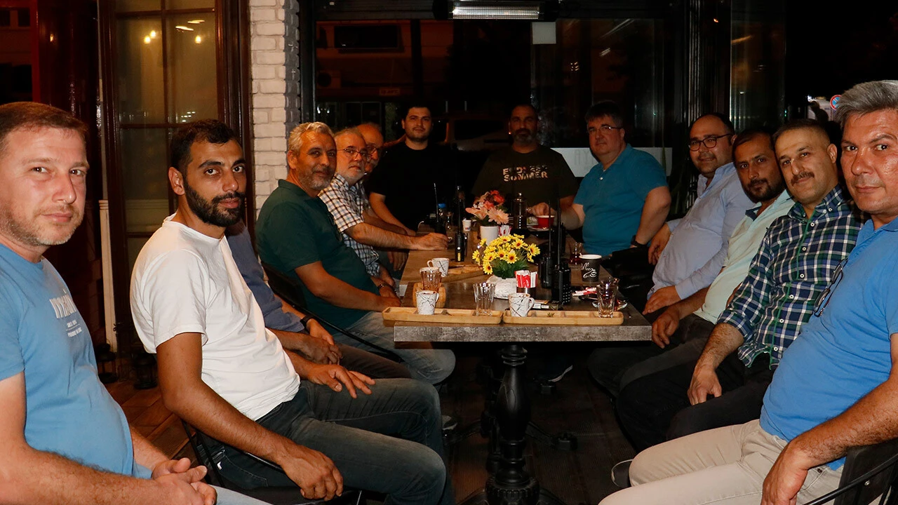 Depremin görünmeyen kahramanları: Telsizciler, merkezin eli ayağı oldu