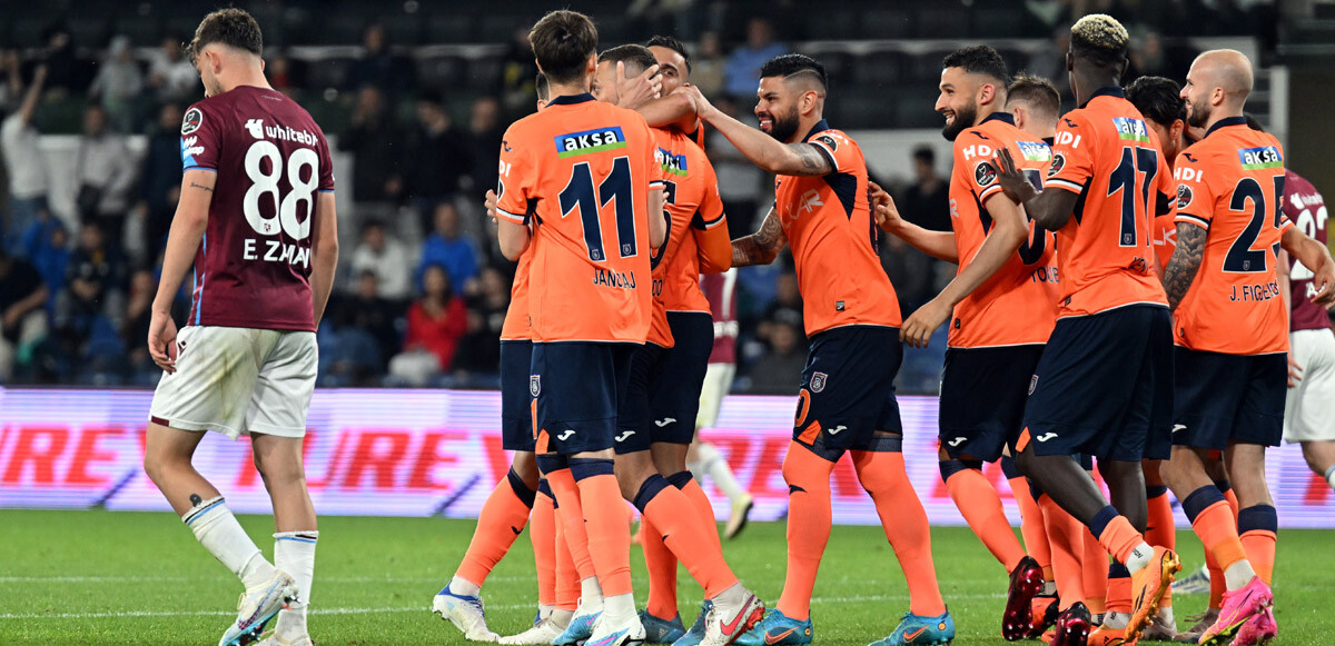 Başakşehir, Trabzonspor&#039;u üç golle geçti