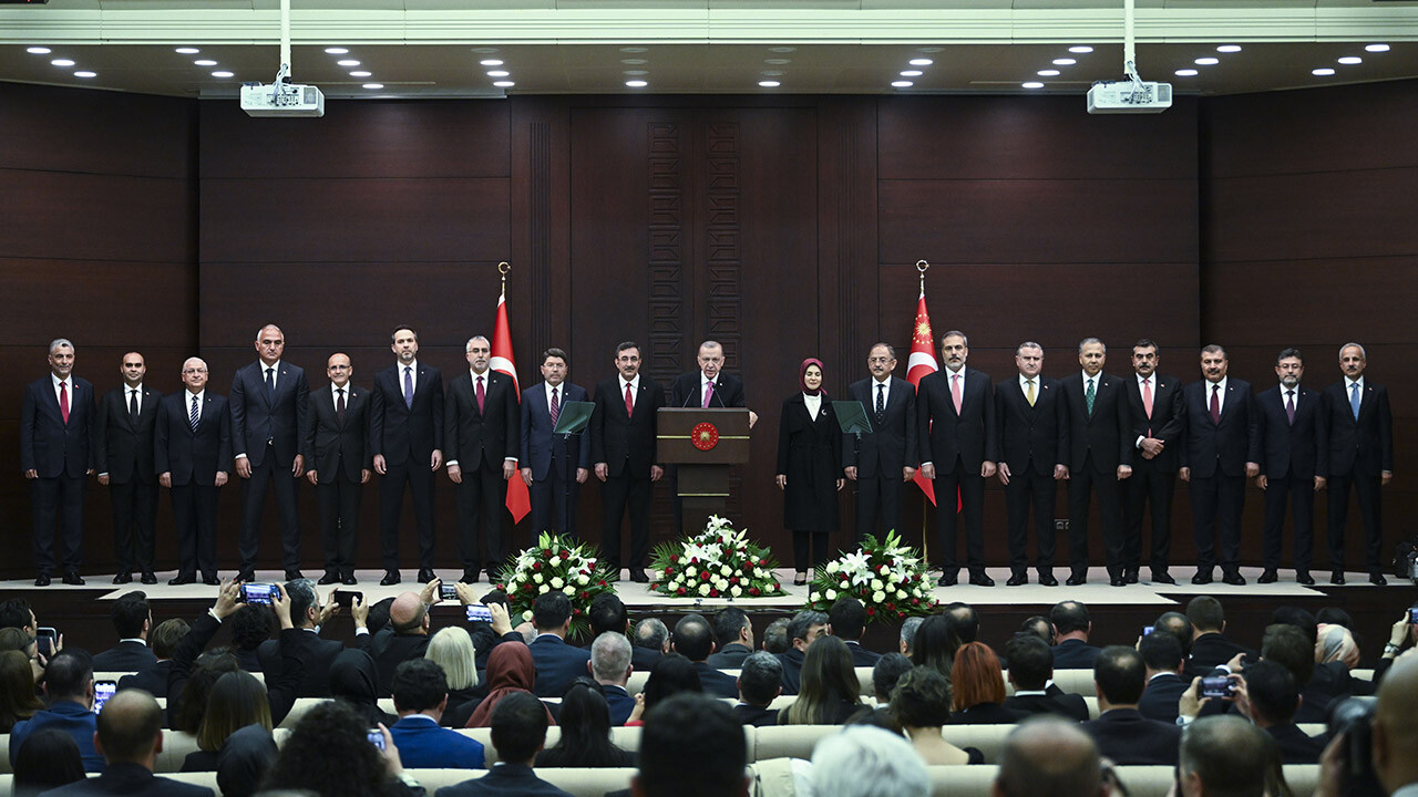 Yeni kabine bugün ilk kez toplanıyor! Asgari ücret, dış politika ve terörle mücadele: İşte masadaki konu başlıkları…