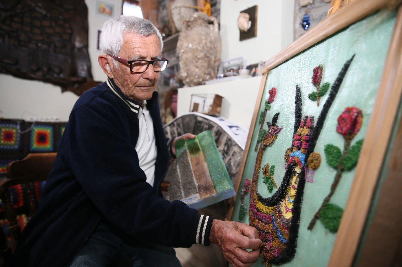 Tek bir tabloda 50 bine yakın toplu iğne harcıyor! Ustalığını sanat eserine dönüştürdü