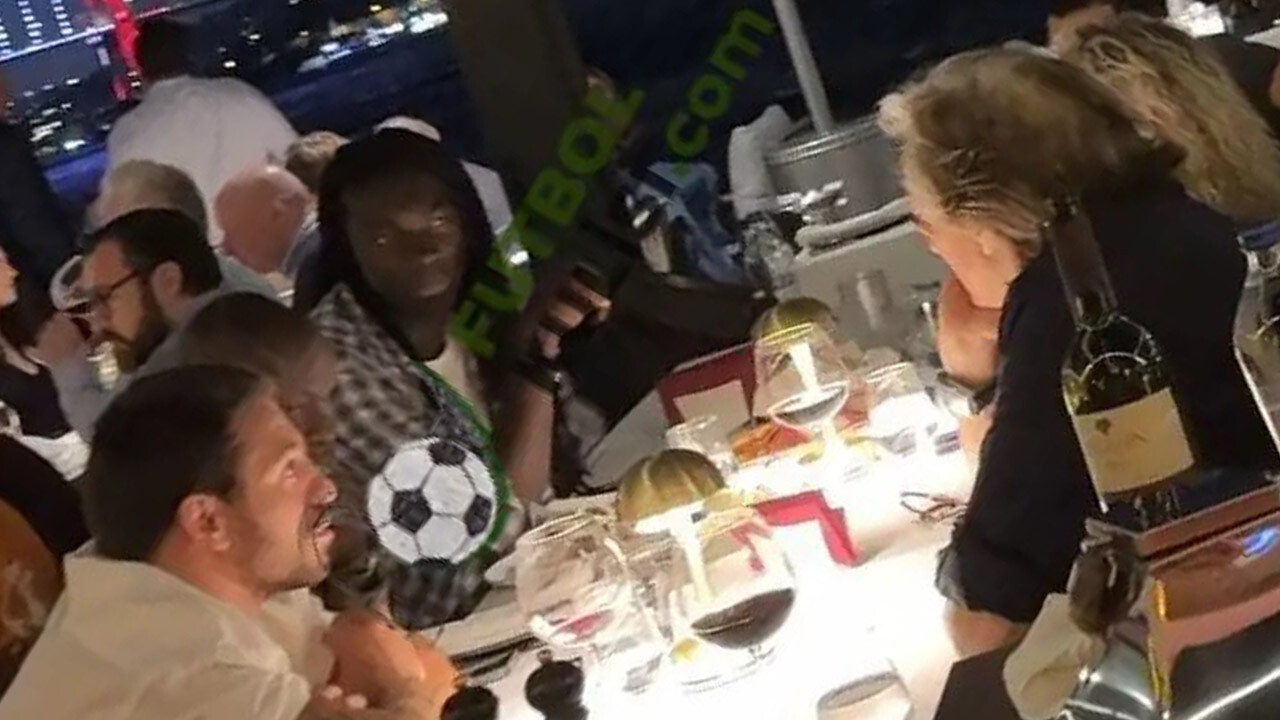 Jorge Jesus derbi yenilgisi sonrası Bafetimbi Gomis&#039;le Boğaz&#039;da yemek yedi