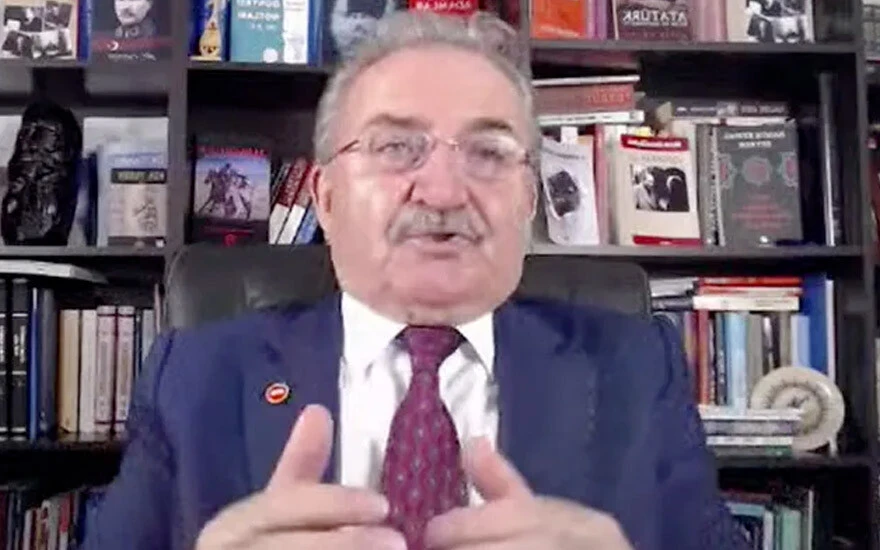 Yeni bir siyasi parti geliyor: Eski Bakan Namık Kemal Zeybek duyurdu