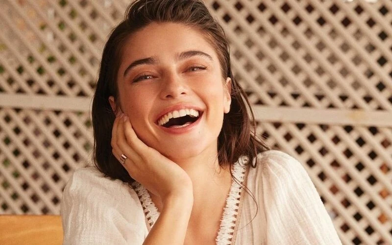 Bu beraberlik çok konuşulur! Ayça Ayşin Turan’nın derbiyi Mehmet Aslan’la izlediği ortaya çıktı!