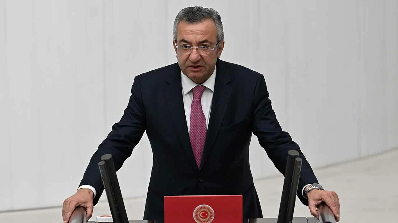 CHP'de bir 'değişim' çağrısı da Engin Altay'dan: Çekilmeyi bilmek lazım