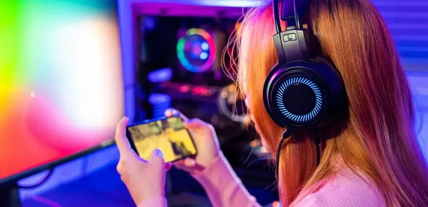 Oyun bağımlısı genç ailesinin parasını hiç etti! Banka hesabını gören aile şok geçirdi...