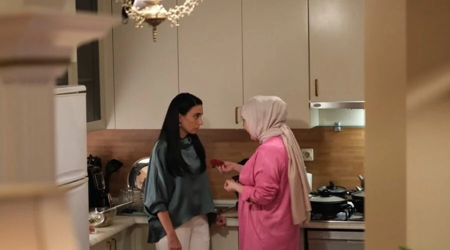 Kızılcık Şerbeti'nde tansiyon çıkaran sahne! Nursema, Umut'u iflas ettirdi!