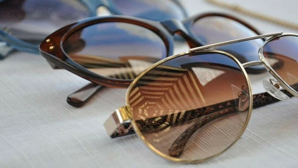 Uzmanlar uyardı dikkat! Güneş gözlüğü takarken nelere dikkat etmeliyiz?