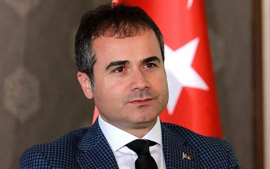 AK Parti'de sürpriz ayrılık! Eski bakan istifa etti