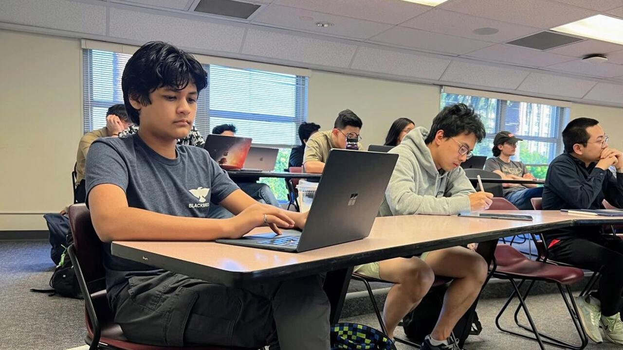 Elon Musk'ın yeni gözdesi! 14 yaşında Kairan Quazi, SpaceX'te işe başlayacak