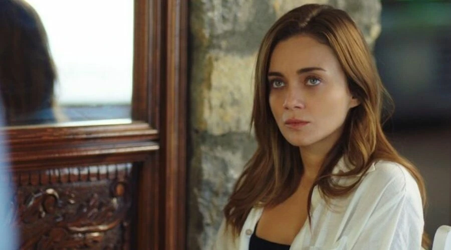 Maviye Sürgün oyuncuları! Maviye Sürgün dizisi konusu nedir, kimin eseri?