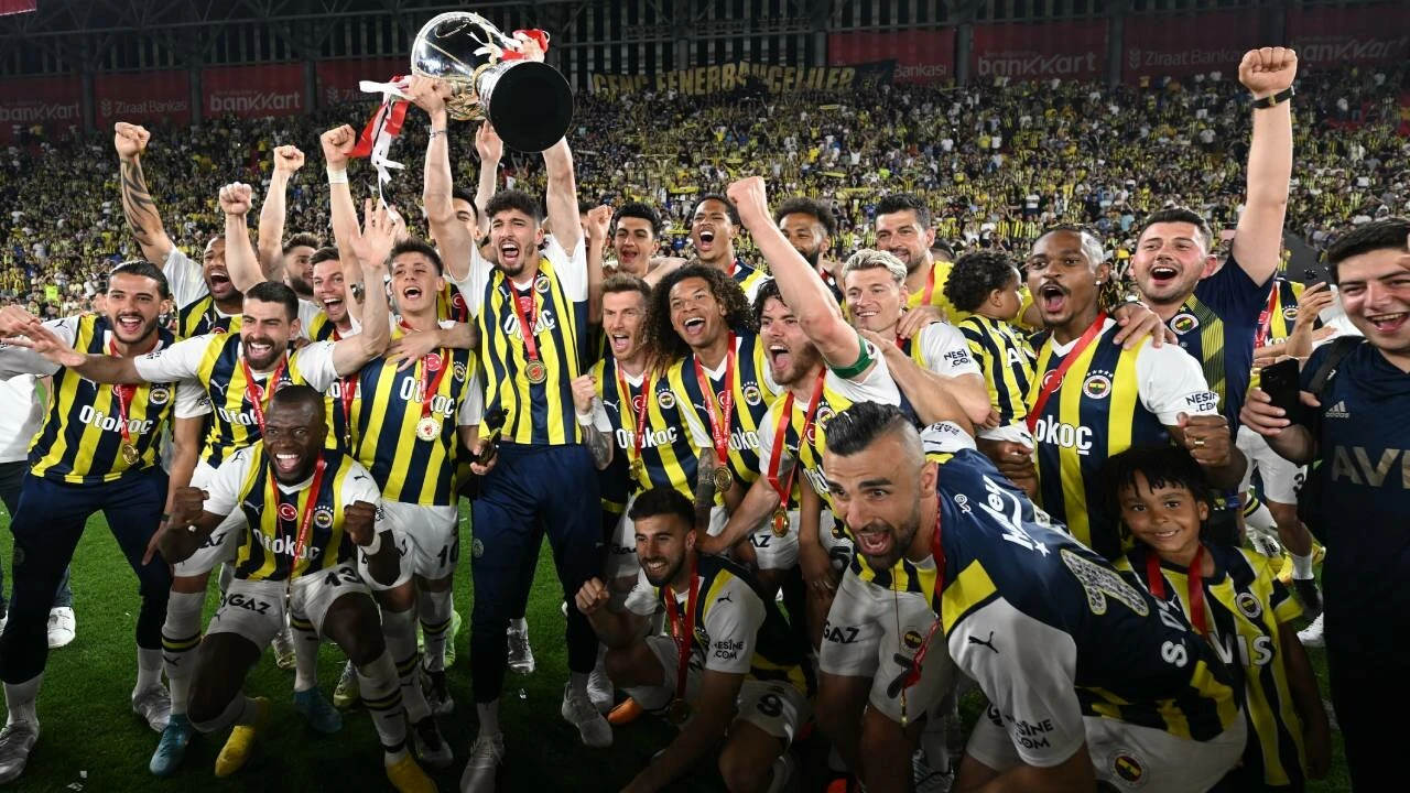 Fenerbahçe'de 3 ayrılık kesinleşti: Kupa finalinde son kez forma giydiler!