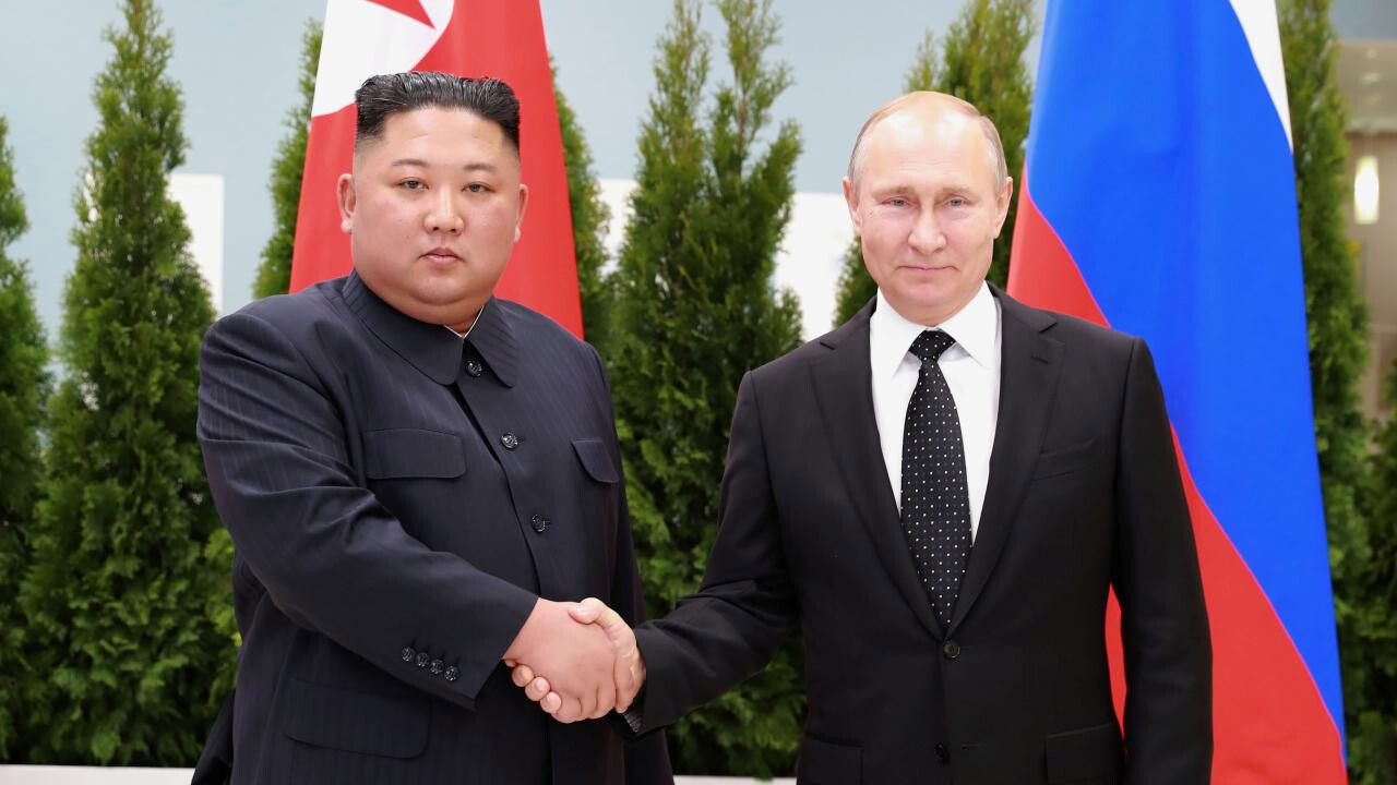 Kim Jong-un&#039;dan Putin&#039;e tam destek: Rus liderin elini sıkıca tutacağım