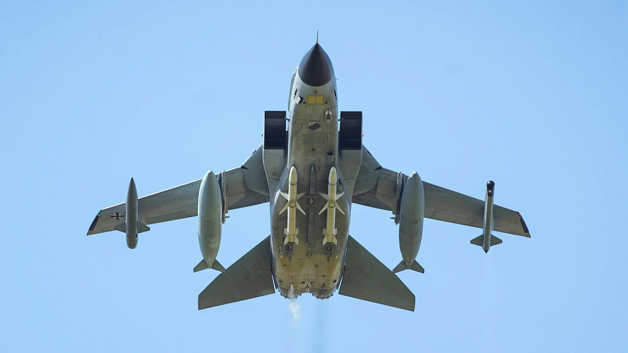 NATO tarihindeki en büyük hava tatbikatı için start verildi: Türk F-16’ları Alman üssünde