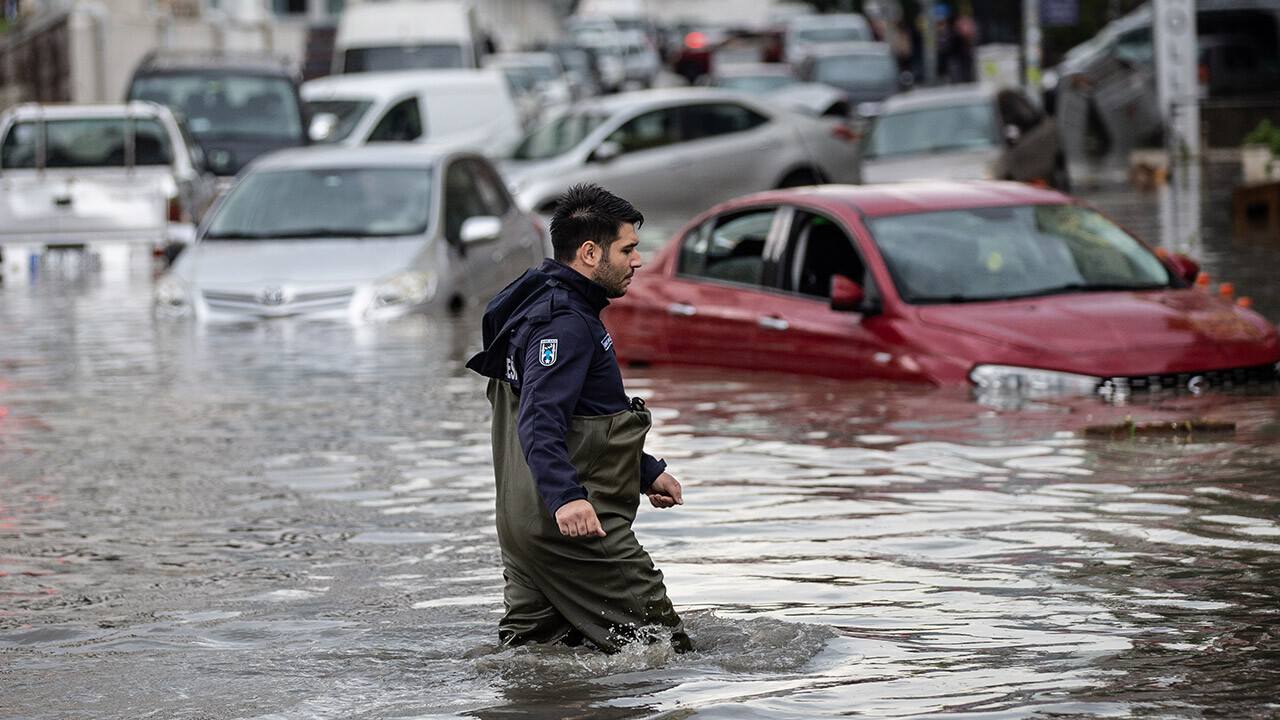 26 il için sel alarmı! Meteoroloji “çok kuvvetli geliyor” diyerek uyardı…