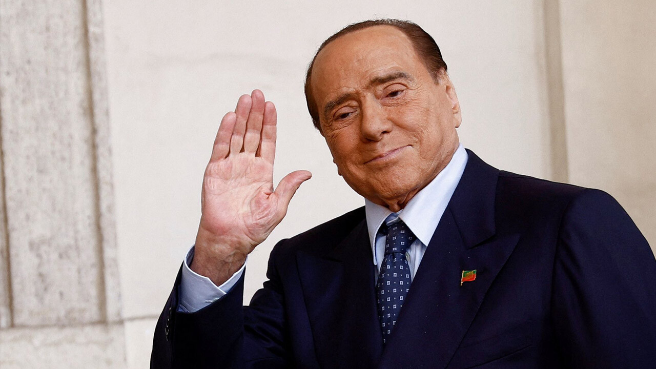 Son dakika! İtalya&#039;nın eski Başbakanı Silvio Berlusconi hayatını kaybetti