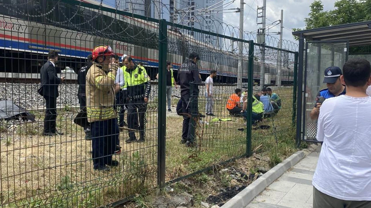 Marmaray'da korkunç kaza! Raylarda çalışan işçiyi çarptı: Ölümlü kaza anı kamerada